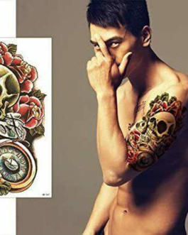Tatuaż z czaszką kompas róże