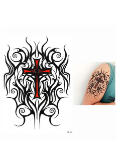 Tatuaż religijny z krzyżem gotycki