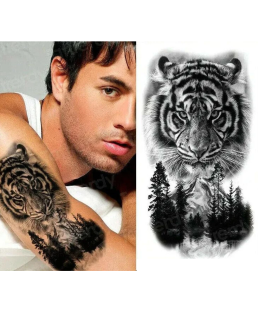 Tatuaż z tygrysem z lasem góry czarno biały