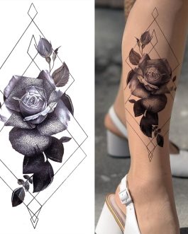 Tatuaż z delikatną niebieską różą kobiecy geometryczny