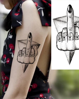 Tatuaż środkowy palec fuck